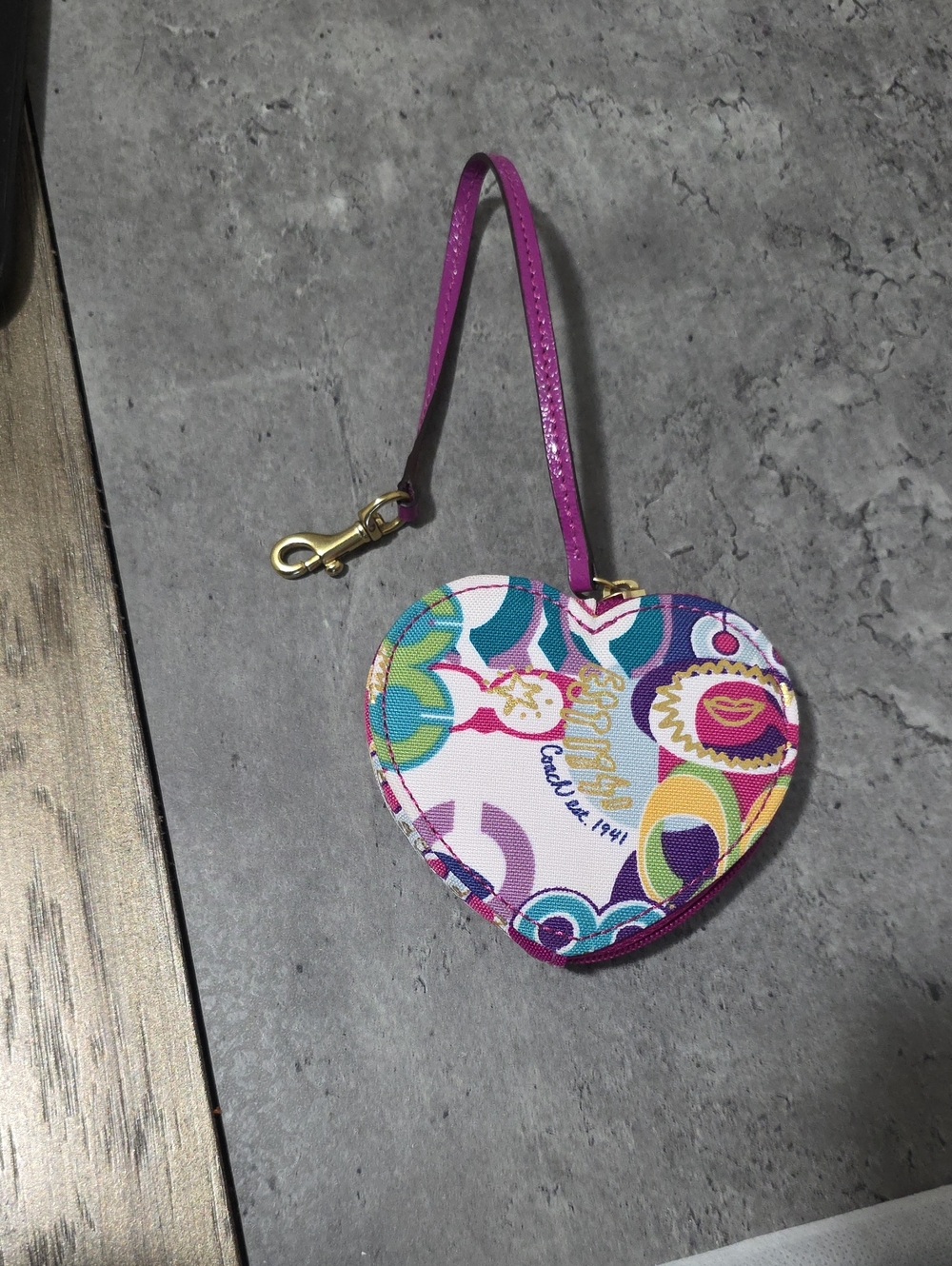 Coach Poppy Graffiti Sateen Heart Coin Purse, Wristlet, Key Ring, Bag Charm Y2K - Picture 12 of 12
